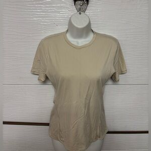 NWOT Lululemon Tee Size small PTP 16"